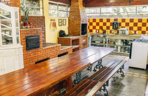 Guararema House | Sitio só Alegria com roupas de cama e banho