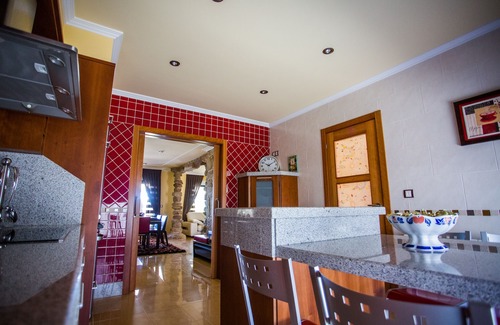 Carril House | Situada en el paseo de la playa Compostela