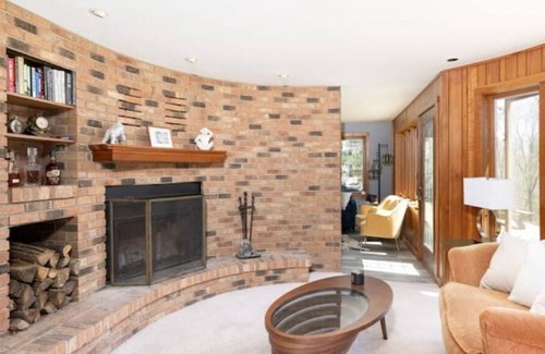 Oostburg House | Six bedroom home minutes to Sheboygan, great for entertaining!