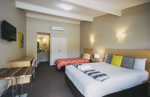 Albany Hotel | Six Degrees Motel