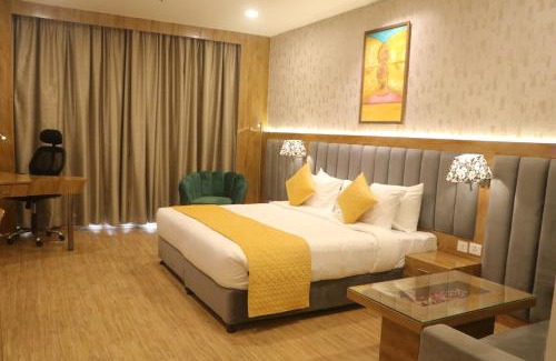 Noida Hotel | SK Premium Park, World Square Mall