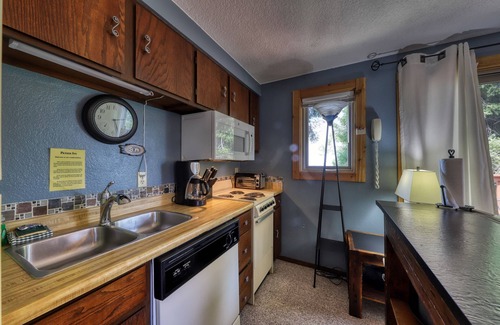 Boise Condo | Ski-in/ski-out condo with sweeping tree-lined views