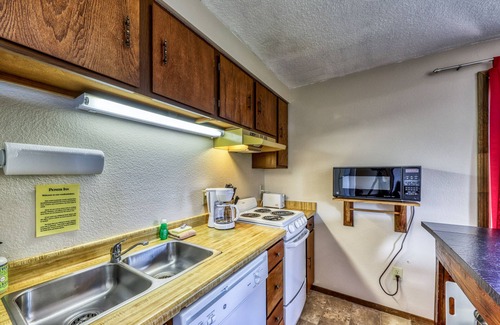 Boise Condo | Ski-in/ski-out of this functional condo- near lifts