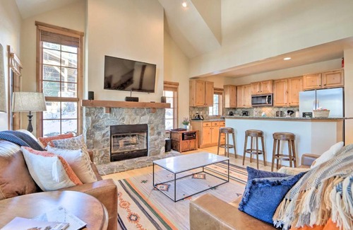 Tamarack Resort House | Ski-InandSki-Out Donnelly Townhome with Hot Tub!