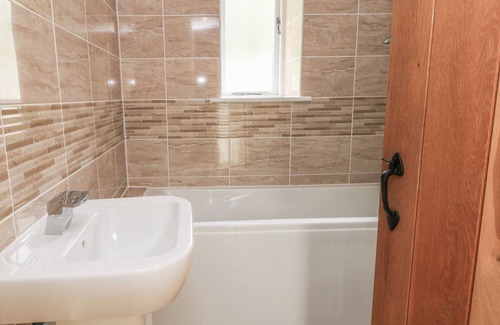 Lancaster Cottage | SKIPPER, pet friendly, with a garden in Lancaster