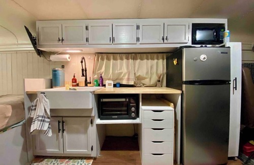 Centre House | Skoolie on Lake Weiss | LAKE FRONT & Fishing