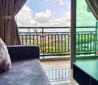 Central District Apartment | SKS Larkin Stadium Larkin Terminal Bus Town Area JB City