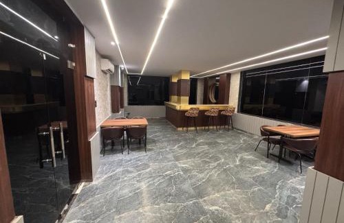 Gwalior Hotel | Skyfarm Resort