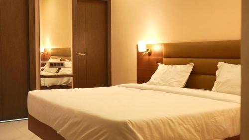 Gwalior Hotel | Skyfarm Resort