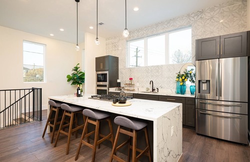 Washington Ave./ Memorial Park House | Skyline Luxury Midterm & Long Stays 30+ Nights