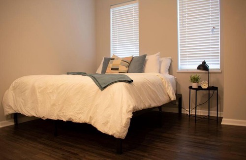 Midtown - Westport Apartment | Skyline View Top Floor Loft, King & Queen Bedroom