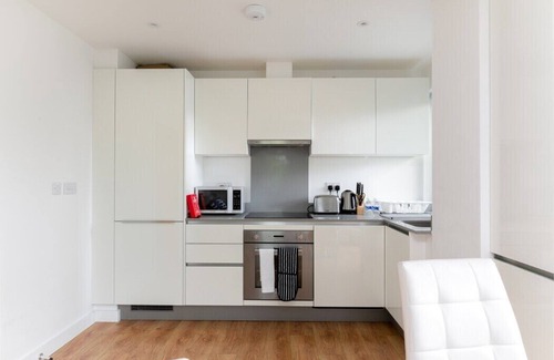 Grange Apartment | Skyvillion - 1Bed Enfield Flat w/Balcony+Parking