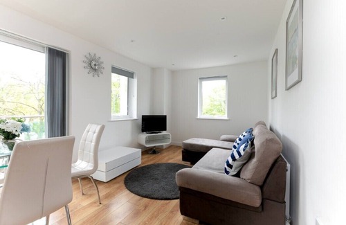 Grange Apartment | Skyvillion - 1Bed Enfield Flat w/Balcony+Parking