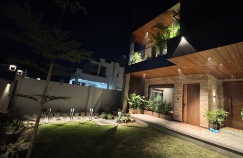 Gomti Nagar Apartment | Skywood Villa Apartment