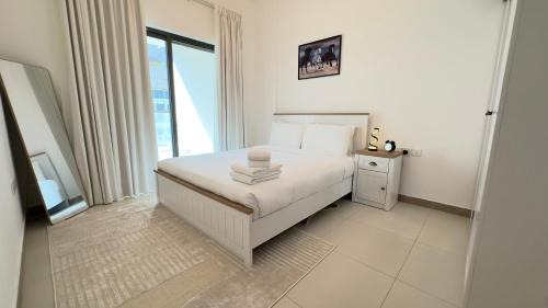 Dubai Apartment | Sleek 1BR in DSO, Dubai