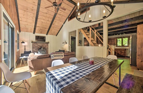 Wilmington Cabin | Sleek Cabin w/Deck, 8 Miles to Mount Snow & Hikes