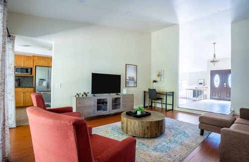 Foster City House | Sleek Foster City 4BR w/Backyard, close to Parks & Shops, by Blueground