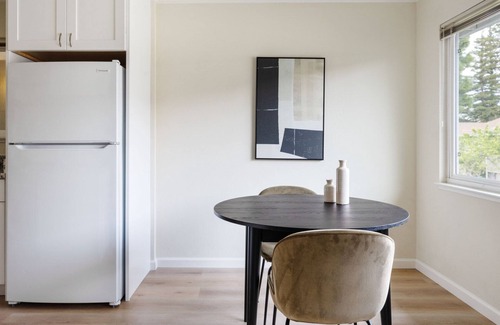 University South Apartment | Sleek Palo Alto 1BR w/Garden, Parking & W/D, nr shops, by Blueground