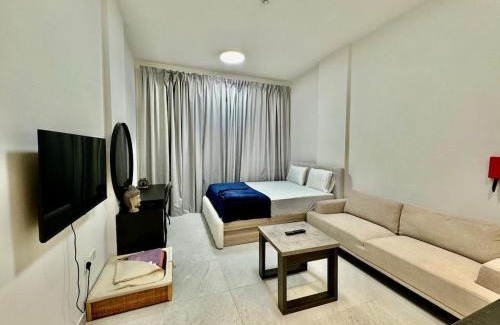 Bur Dubai Apartment | Sleep 3 Walk to ADCB metro