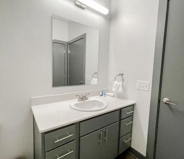 Des Moines Apartment | Sleepover 1BD 1BA Des Moines Apartments