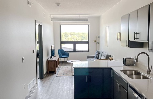 West Des Moines Apartment | Sleepover: Alluring 1BD/1BA - Des Moines