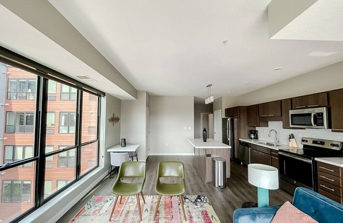 Downtown Des Moines Apartment | Sleepover: Wonderful 1BD/1BA -Downtown Des Moinesn