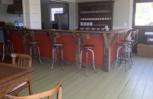 Chickamauga House | sleeps 19-23 20 minutes from Chattanooga and Cloudland Canyon Park