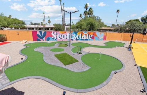 Paradise Valley Village House | Sleeps 20! Pool, Basketball, Golf Dream Resort