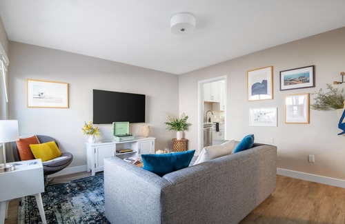 Village of La Jolla Apartment | Sleeps 21, 7 Condos | 5 minutes from La Jolla Cove