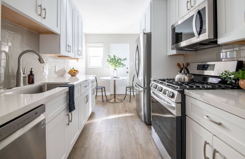 Village of La Jolla Apartment | Sleeps 21, 7 Condos | 5 minutes from La Jolla Cove