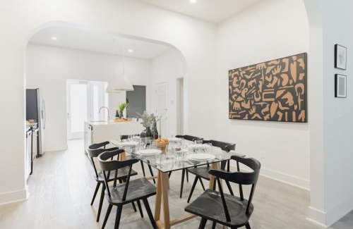 Five Points House | Sleeps 24 2 Units Near DT Nashville Outrider by AvantStay