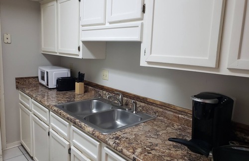 St. Andrews Condo | Sleeps 4- Quiet One Bedroom Condo near all Attractions in Columbia, SC