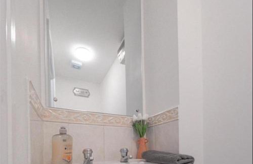 Corby House | Sleeps 5 - Private Garden- Free Parking