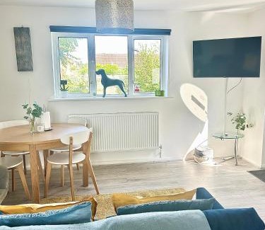 Peterborough Apartment | Sleeps 5, tranquil retreat near Peterborough town