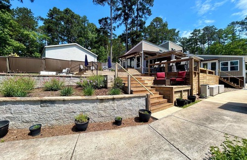 Milledgeville House | Sleeps 6, Inground Pool, Amazing Views + More!