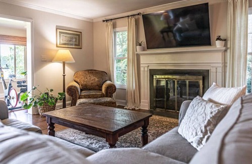 Whispering Pines House | Sleeps 7! Whispering Pines Lake Front