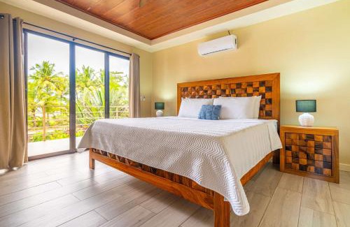 Parrita House | Sleeps 8-beachfront-private Pool-wildlife-100mb