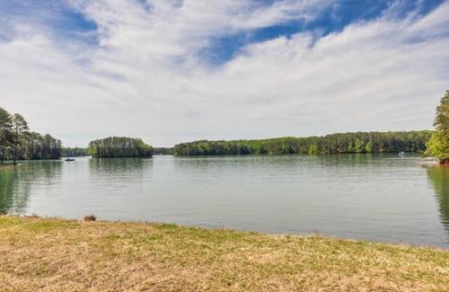 Buford House | Sleeps 8, Lake Lanier Hidden Gem