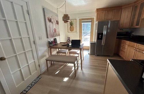 Tahoe Paradise House | Sleeps 9 - 15 min to Sierra at Tahoe COH0957