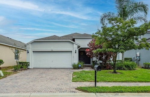 Highgate Park House | Sleeps up to 10 people in this fully equipped- Legacy Park Home