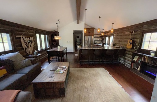 Allenspark Cabin | Sleepy Hollow @ Ferncliff- with Hot Tub and Steam Showers