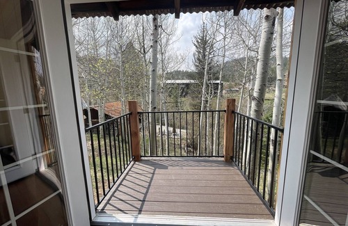 Allenspark Cabin | Sleepy Hollow @ Ferncliff- with Hot Tub and Steam Showers