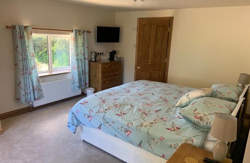 Clovelly Bed & Breakfast | Slerra Hill Bed and Breakfast, Clovelly