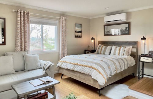 Castro Valley House | Slice of Heaven with Gated Parking and Sunset Views