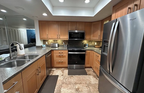 Racquet Club Estates Condo | Slice of Paradise