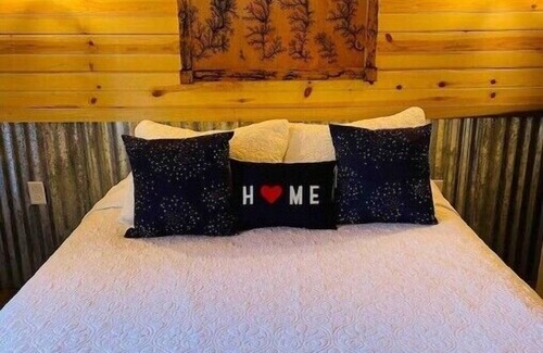 Belle Mina House | Slice of Smith A Rustic Smith Lake Experience!