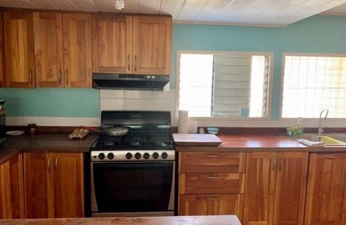 Barranca House | Sloth Room at Jane's Beach Resort