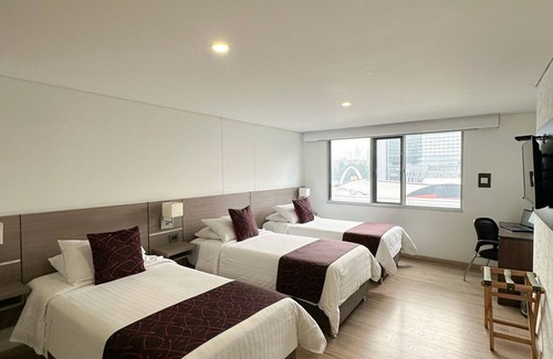 Quinta Paredes Hotel | SM Grand Hotel