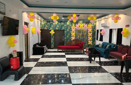 Gomti Nagar House | SM Guest House