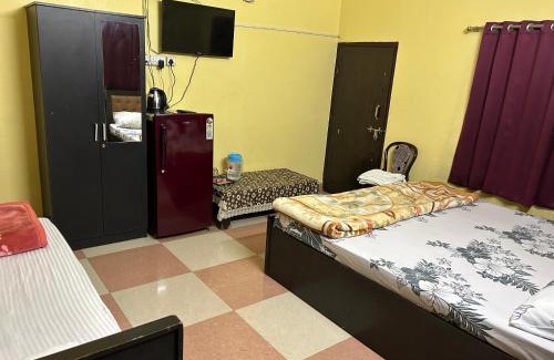 Gomti Nagar House | SM Guest House